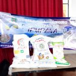 Entrega ayuda humanitaria a 11 municipios del departamento de La Paz, acto que se realizó en el Batallón de Comunicación en la ciudad de La Paz el pasado 1ro de diciembre.